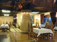 hotel pokoje noclegi wypoczynek restauracja konferencje imprezy okolicznościowe KASZTEL Polska