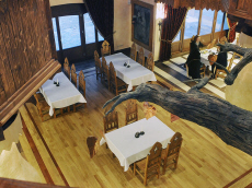 hotel pokoje noclegi wypoczynek restauracja konferencje imprezy okolicznościowe KASZTEL Polska