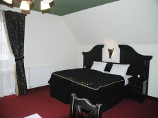 hotel pokoje noclegi wypoczynek restauracja konferencje imprezy okolicznościowe KASZTEL Polska