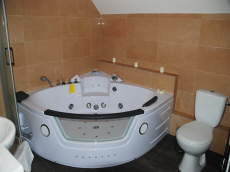 hotel pokoje noclegi wypoczynek restauracja konferencje imprezy okolicznościowe KASZTEL Polska